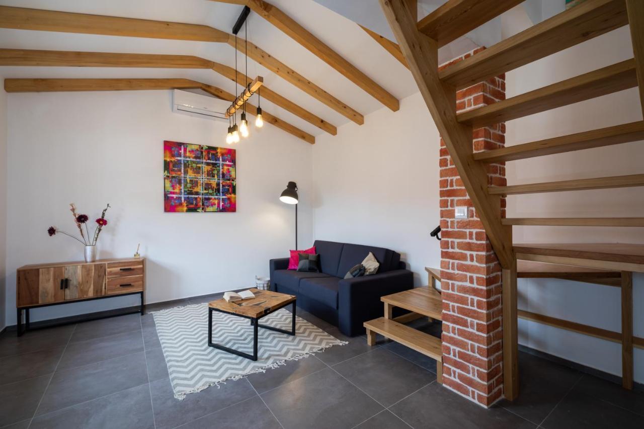 Komun Apartments Vela Luka Buitenkant foto